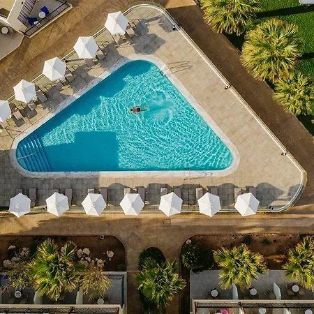 Louis Paphos Breeze Hotel 4*