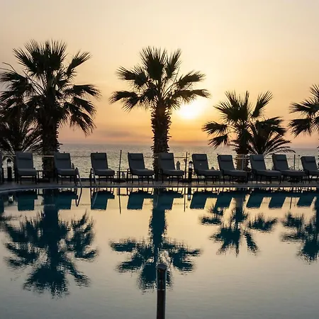 Louis Paphos Breeze Hotel 4*