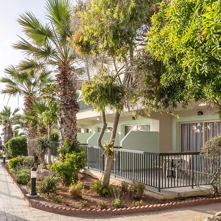Hotel Louis Paphos Breeze 4*