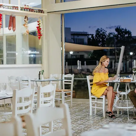 Ξενοδοχείο Louis Paphos Breeze 4*