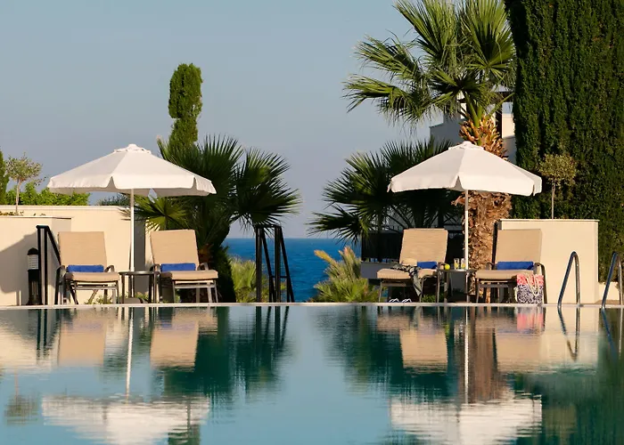 Louis Paphos Breeze Отель 4*