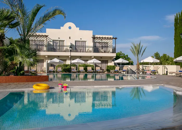 Louis Paphos Breeze Отель 4*