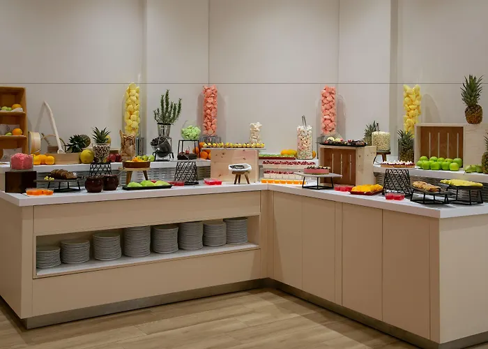 Отель Louis Paphos Breeze