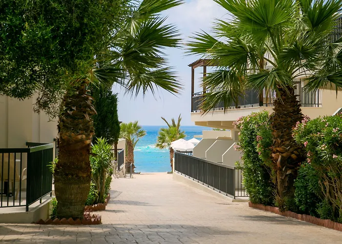 Louis Paphos Breeze 4* Хлоракас