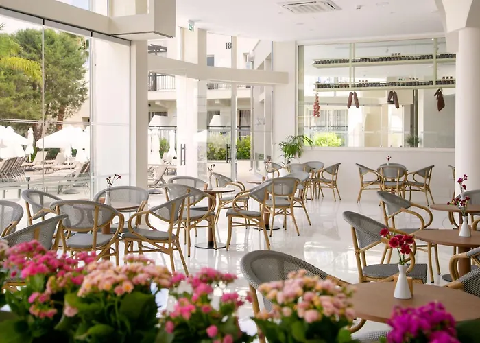 Louis Paphos Breeze 4*