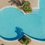 Louis Paphos Breeze فندق 4*