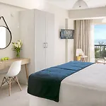 מלון Louis Paphos Breeze 4*