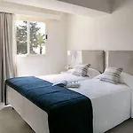 Louis Paphos Breeze Klorakas