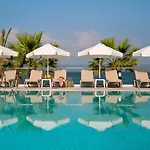 מלון Louis Paphos Breeze