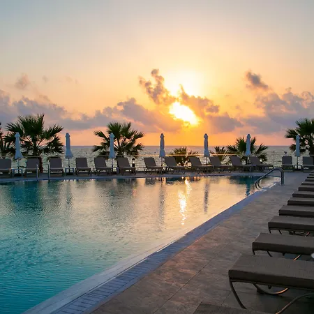 Louis Paphos Breeze Klorakas