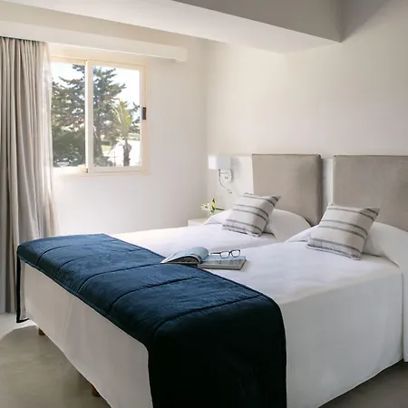 Louis Paphos Breeze Klorakas