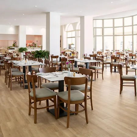 Louis Paphos Breeze Hotel 4*