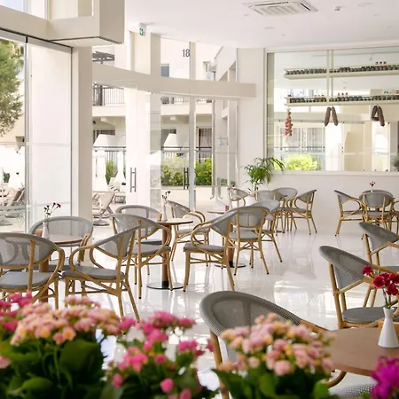 Louis Paphos Breeze 4*