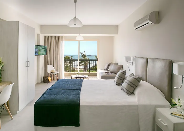 Louis Paphos Breeze 4*