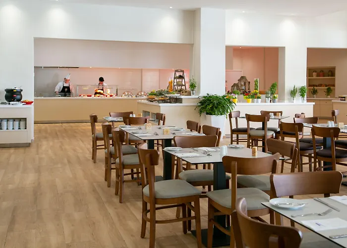 Louis Paphos Breeze 4*