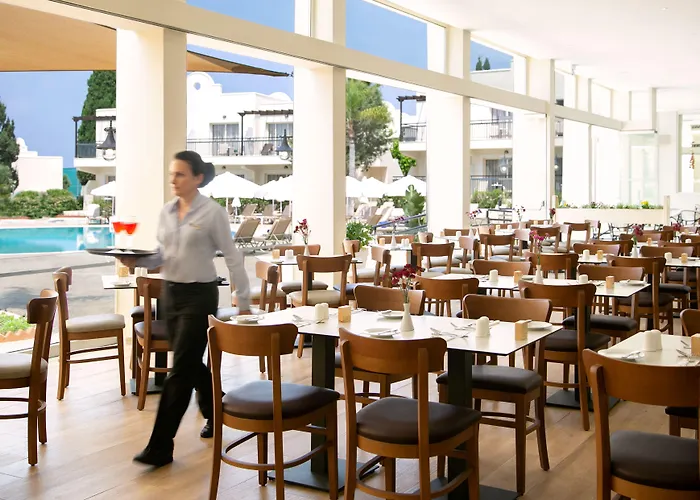 Hotel Louis Paphos Breeze